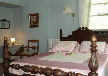River Rose Inn Bed And Breakfa Elizabethtown Exterior photo